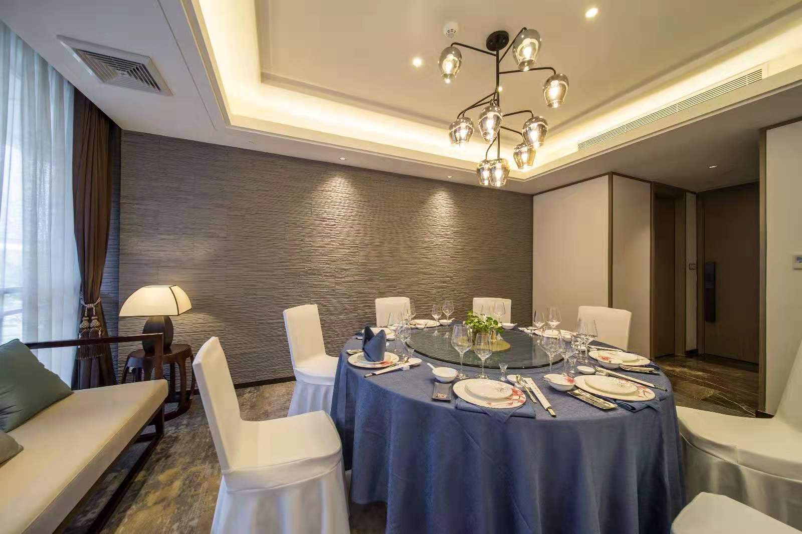 鴻業酒店餐廳家具定制